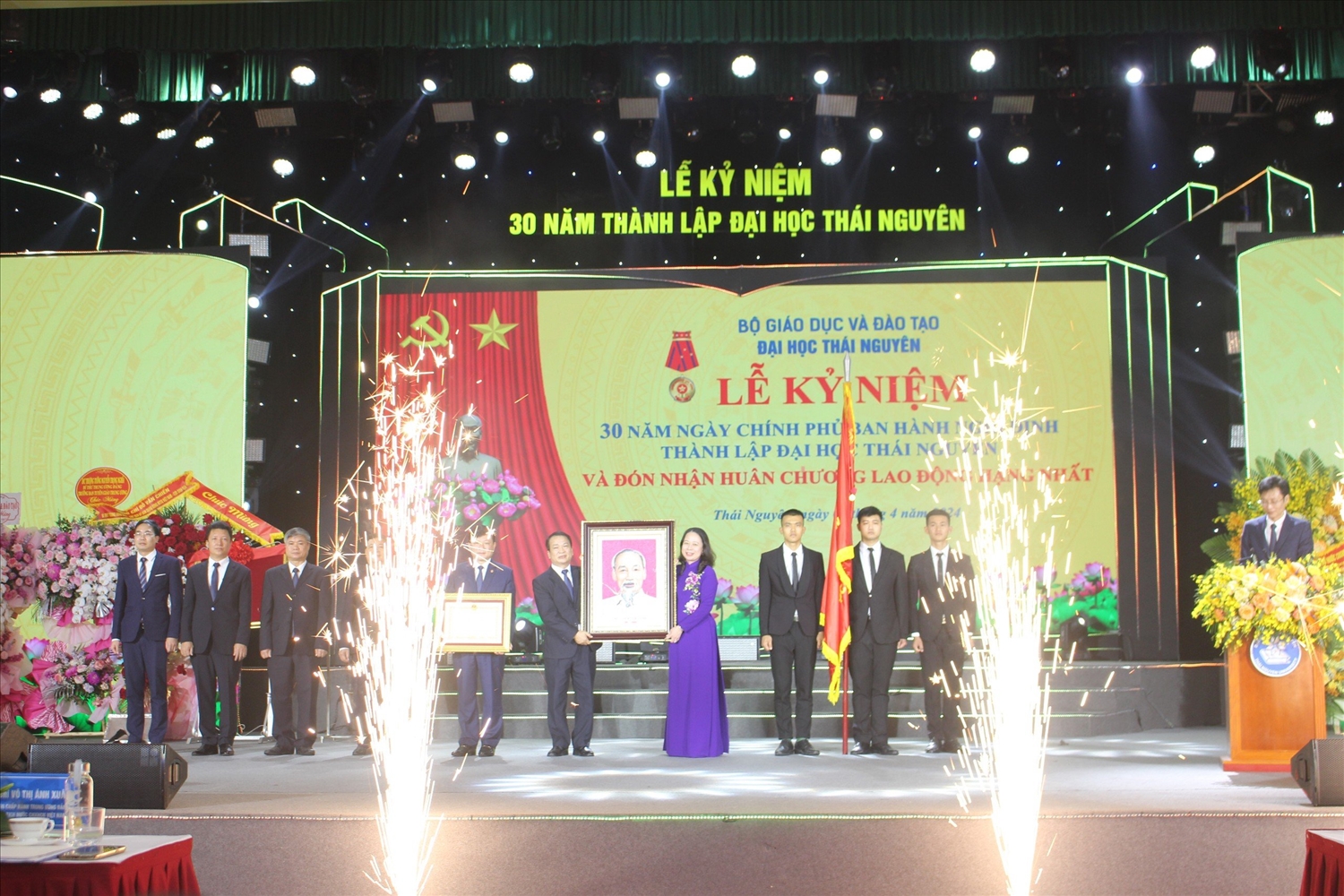 Đại học Thái Nguyên long trọng tổ chức Lễ kỷ niệm 30 năm ngày thành lập và Đón nhận Huân chương Lao động hạng Nhất