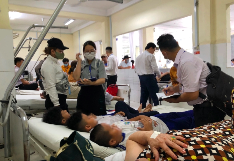 Nhiều em học sinh bị ngộ độc đang điều trị tại bệnh viện