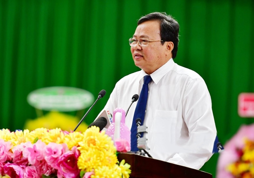Chủ tịch UBND tỉnh Trà Vinh Lê Văn Hẳn phát biểu tại buổi Họp mặt