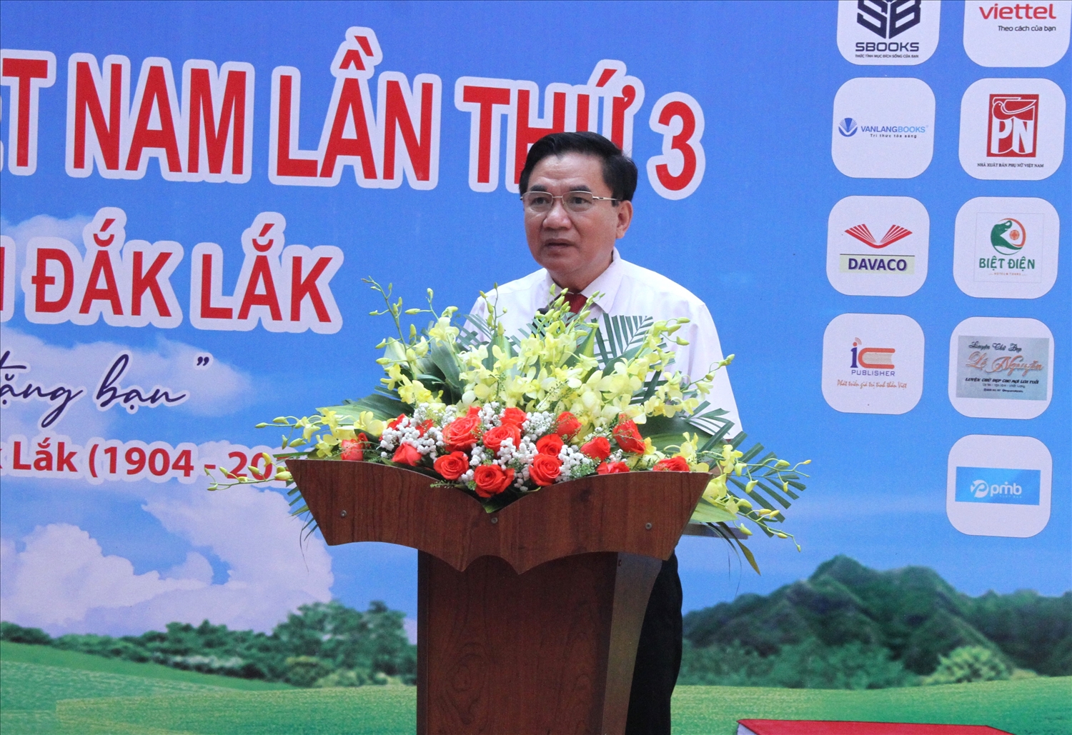 Giám đốc Sở Thông tin và Truyền thông tỉnh Đắk Lắk Trương Hoài Anh phát biểu tại lễ khai mạc