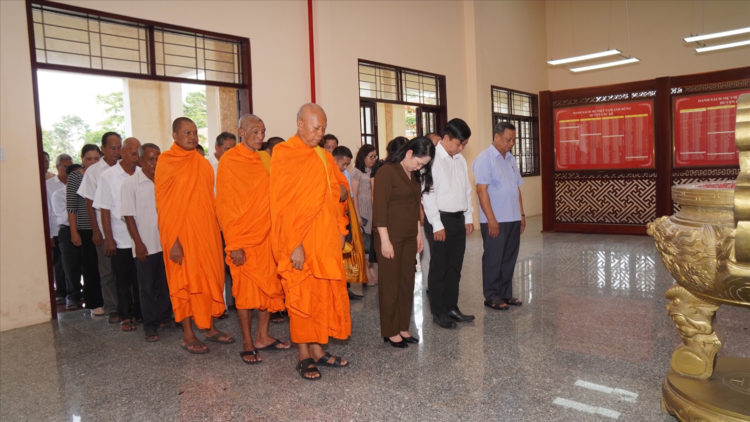 Thứ trưởng, Phó Chủ nhiệm Nông Thị Hà thăm chúc tết Chôl Chnăm Thmây tại huyện Cầu Kè 4