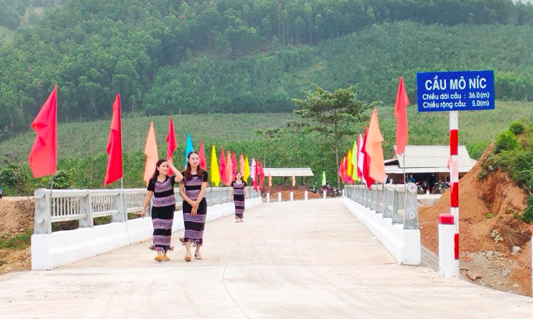Nguồn vốn xây dựng NTM giúp các địa phương miền núi Quảng Ngãi xây dựng nhiều công trình phục vụ dân sinh