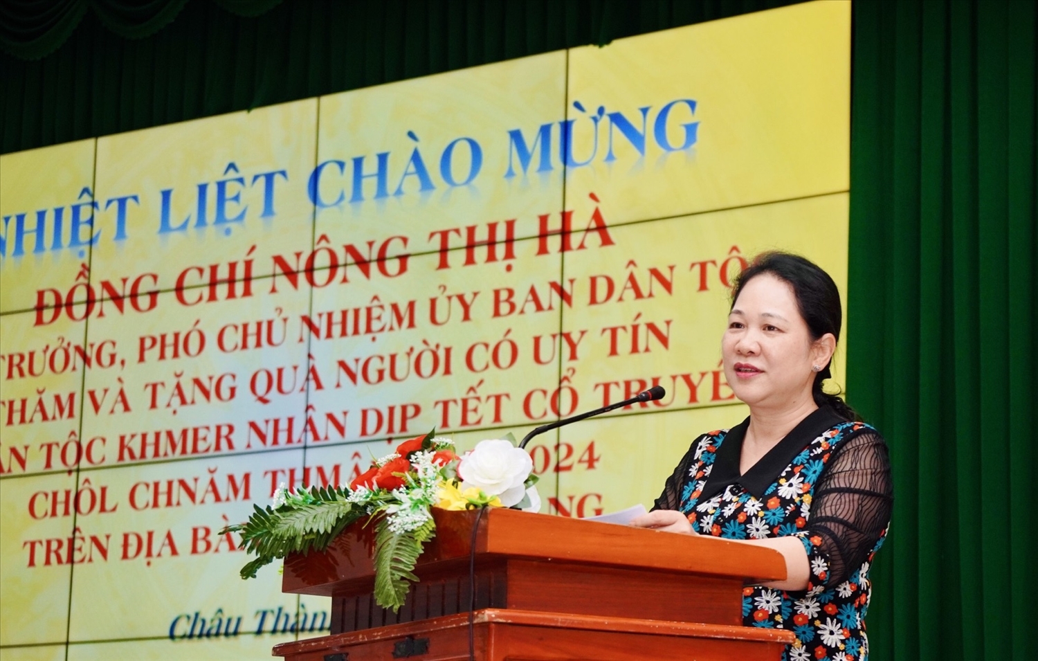 Thứ trưởng , Phó Chủ nhiệm Nông Thị Hà thăm, chúc tết Chôl Chnăm Thmây tại huyện Châu Thành (Sóc Trăng) 1