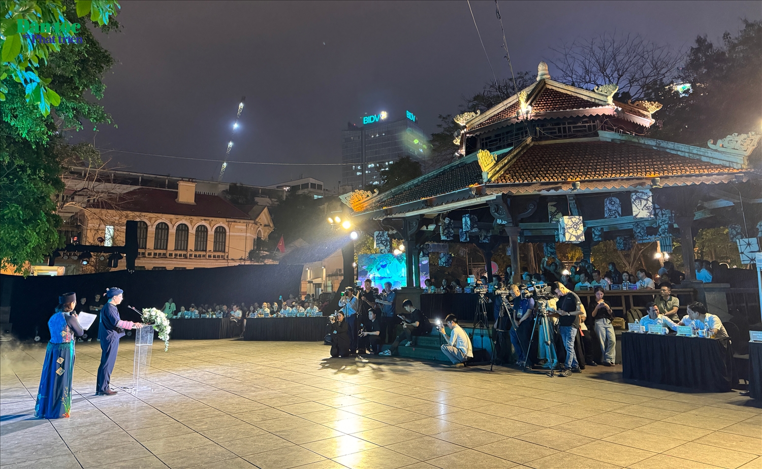 Buổi lễ được diễn ra tại vườn hoa Lý Thái Tổ, quận Hoàn Kiếm, Thành phố Hà Nội