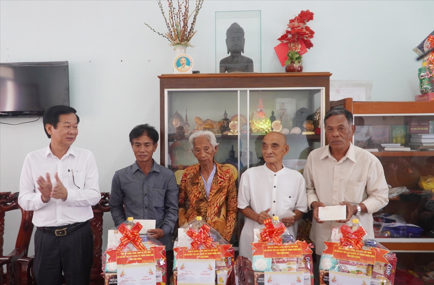 Ông Đỗ Thanh Bình chúc đồng bào Khmer đón Tết Chôl Chnăm Thmây đầm ấm, vui tươi, an toàn và tiết kiệm