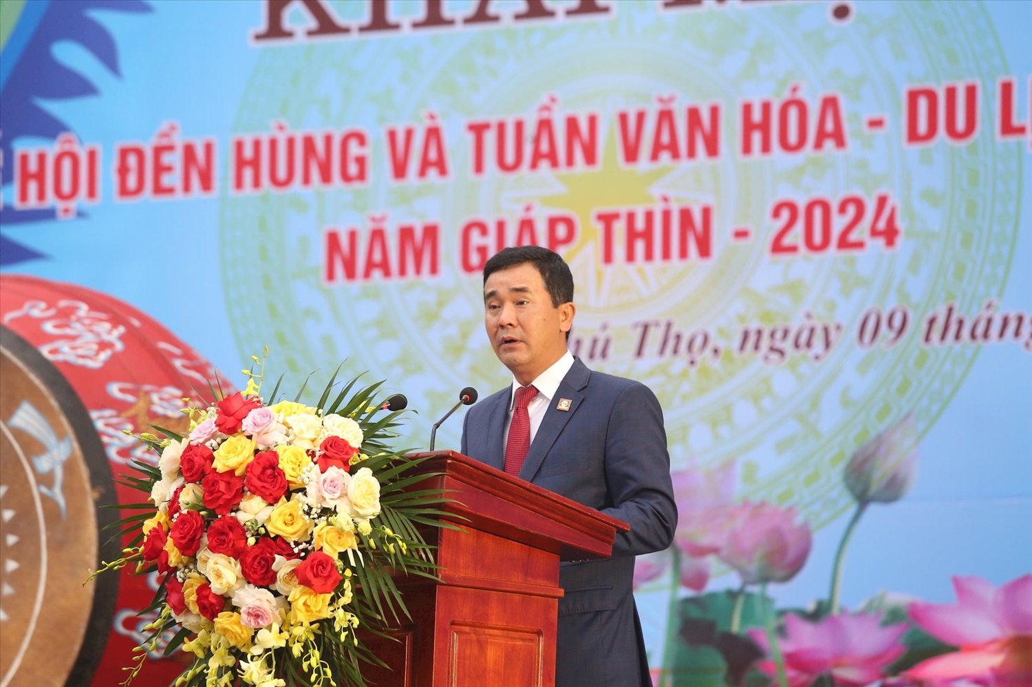 Phó Chủ tịch UBND tỉnh Hồ Đại Dũng phát biểu khai mạc Lễ hội Đền Hùng và Tuần Văn hóa- Du lịch Đất Tổ năm Giáp Thìn 2024.
