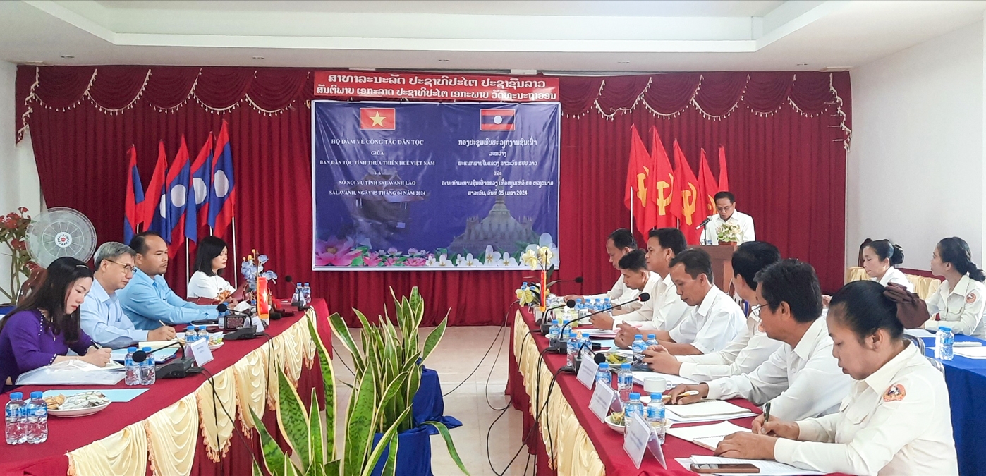 Quang cảnh buổi làm việc giữa Ban Dân tộc tỉnh Thừa Thiên Huế và Sở Nội vụ tỉnh Salavan