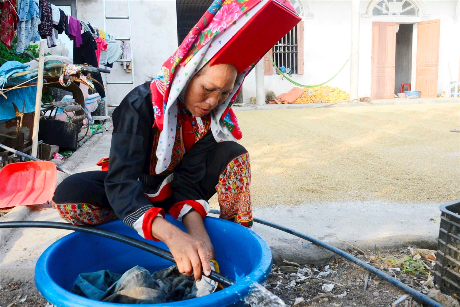 Giờ đây, người dân xã Phong Dụ vô cùng phấn khởi khi được sử dụng nước sạch trong sinh hoạt hàng ngày
