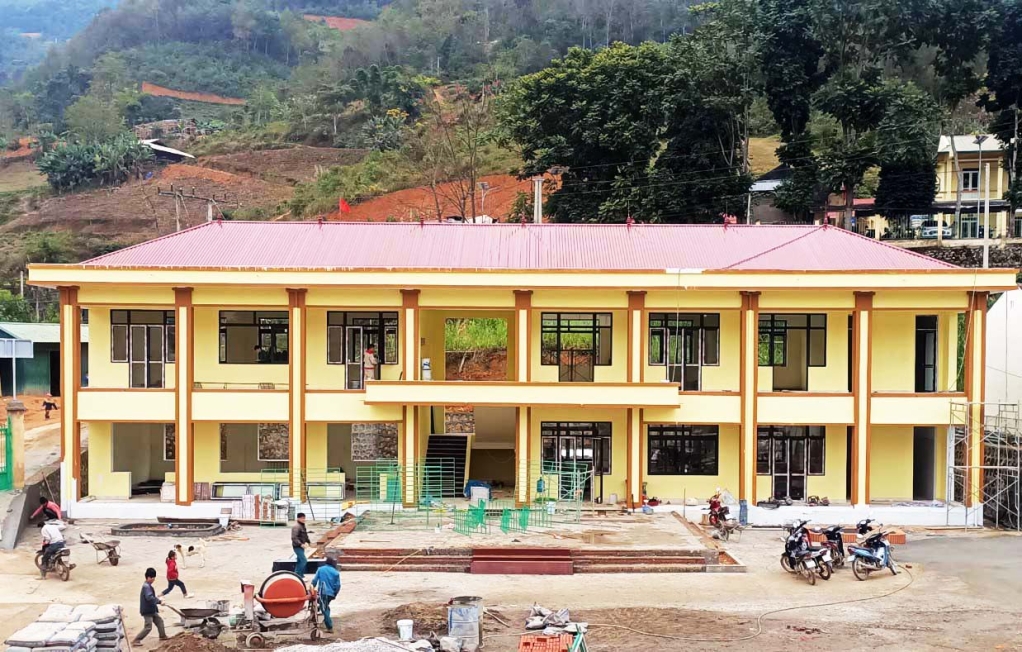Nhà hiệu bộ Trường Phổ thông Dân tộc bán trú THCS Khánh Xuân, huyện Bảo Lạc được đầu tư sửa chữa, nâng cấp.