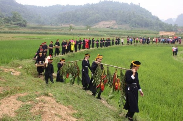 Lễ tiễn các ""Nàng Trăng" về trời trong Lễ hội Nàng Hai ở Cao Bằng