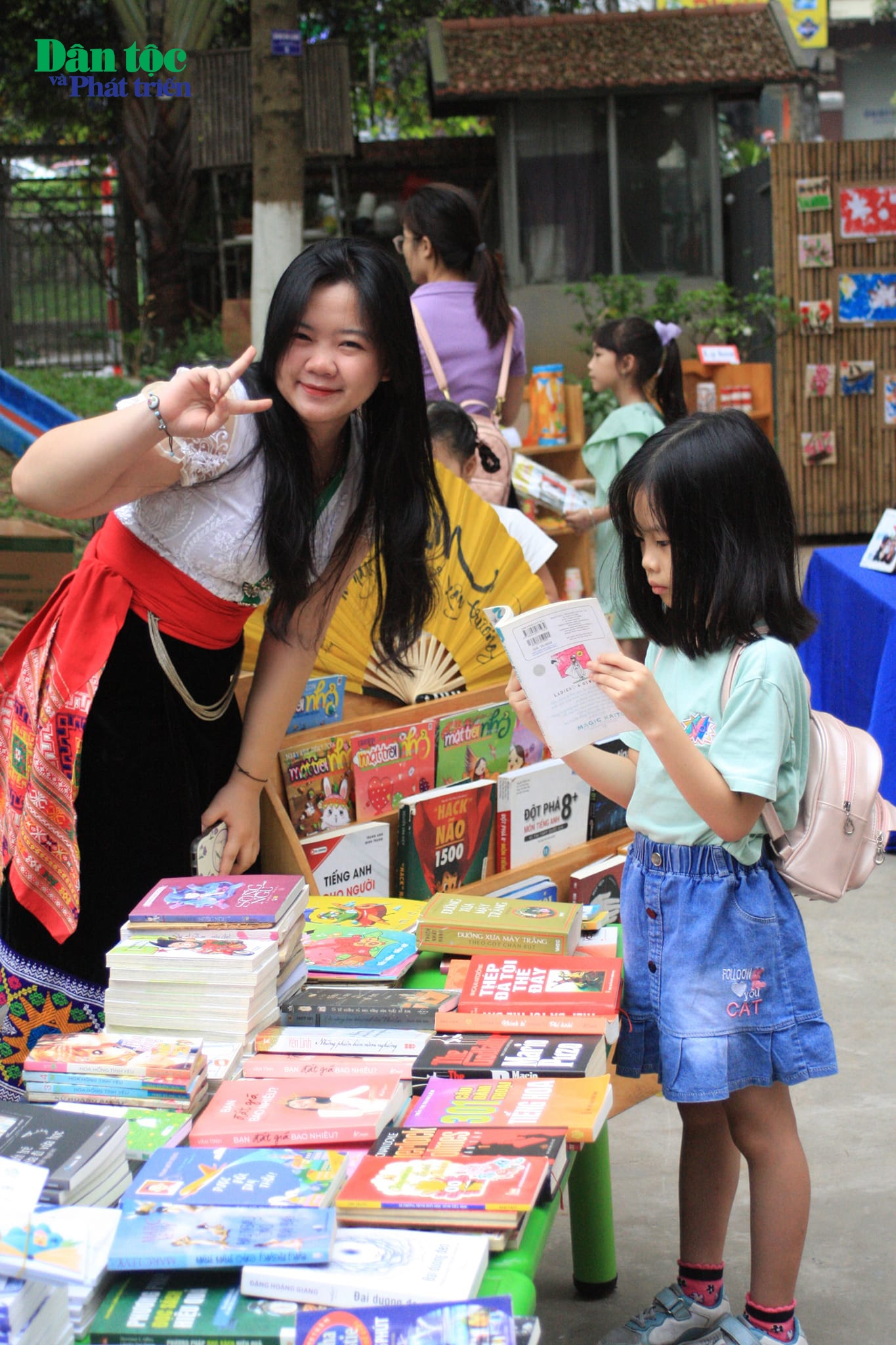 Quỳnh Anh tham gia các hoạt động thiện nguyên xã hội hướng tới các em nhỏ vùng DTTS