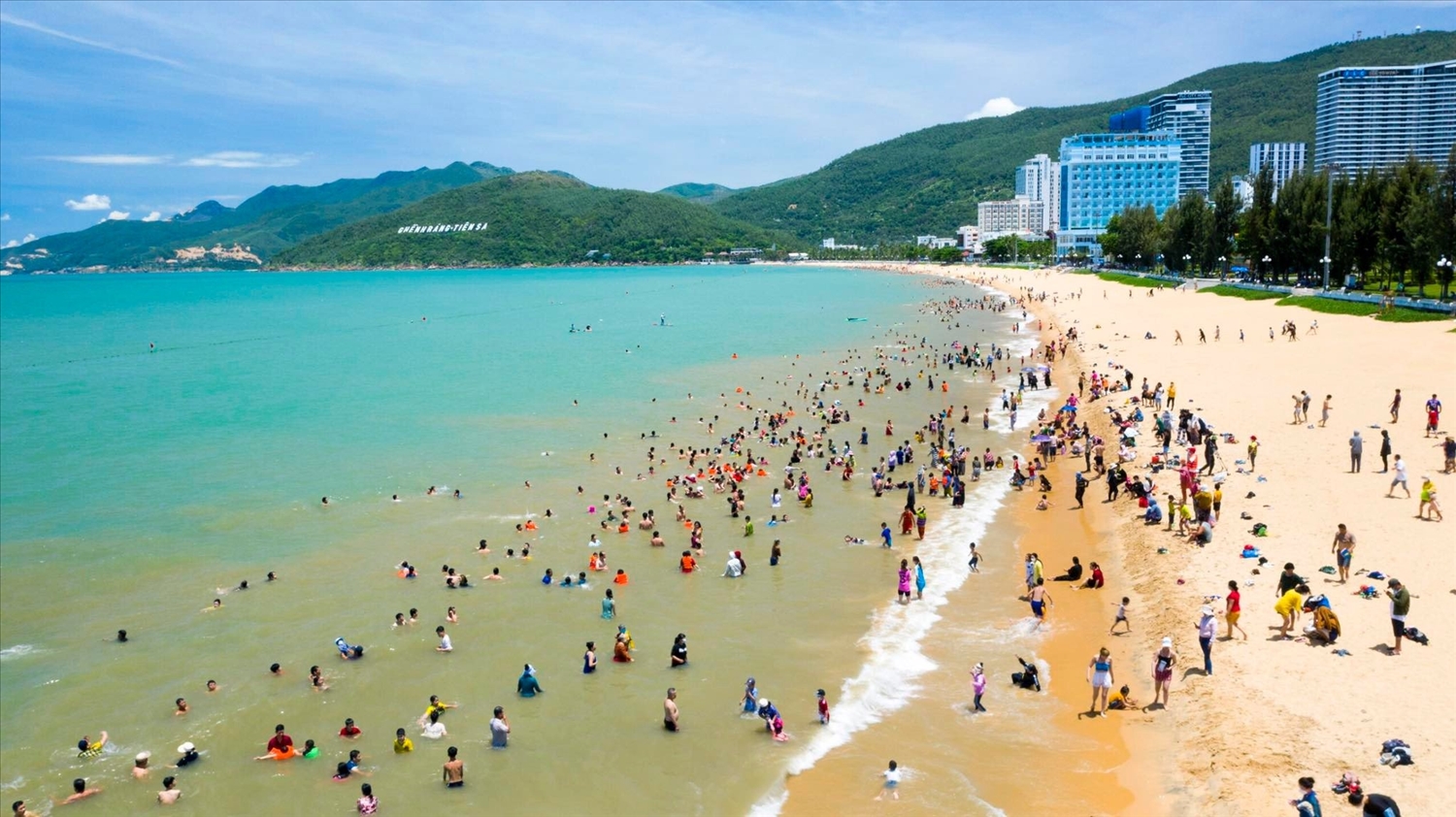 Với lợi thế bờ biển đẹp, tỉnh Bình Định kỳ vọng sẽ thu hút được nhiều khách du lịch trong dịp hè 2024
