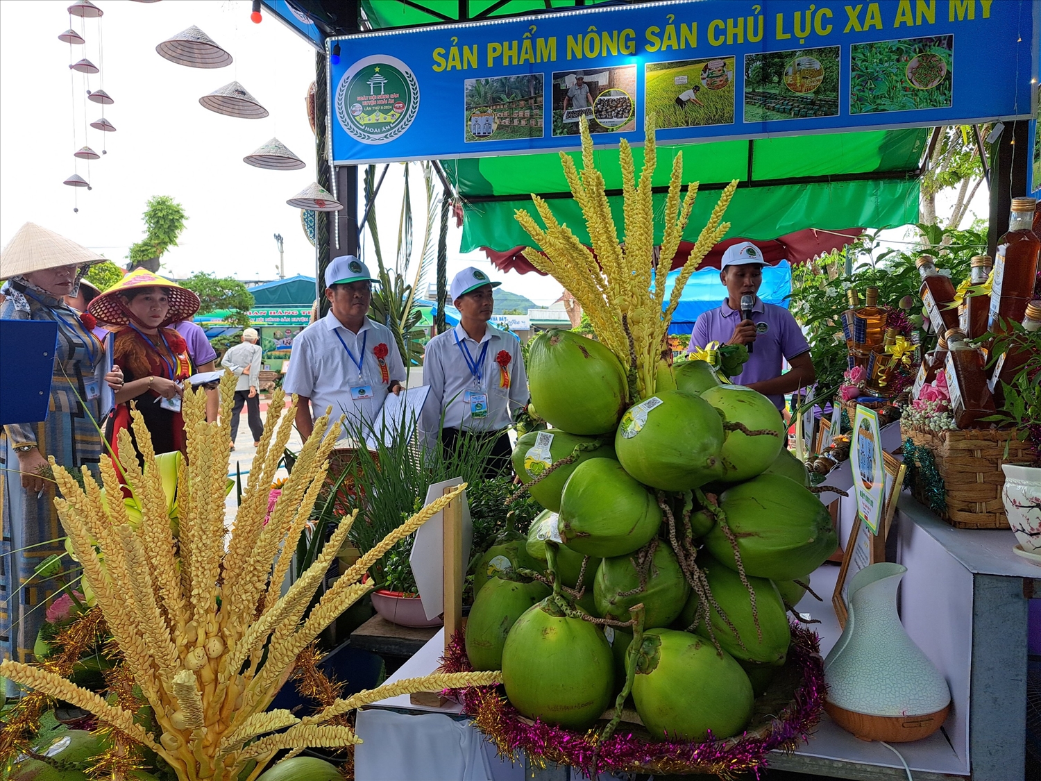 Cuộc thi trái cây của các xã tại ngày hội nông sản