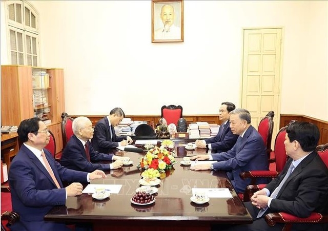 Tổng Bí thư Nguyễn Phú Trọng làm việc cùng các đồng chí lãnh đạo chủ chốt - Ảnh TTXVN