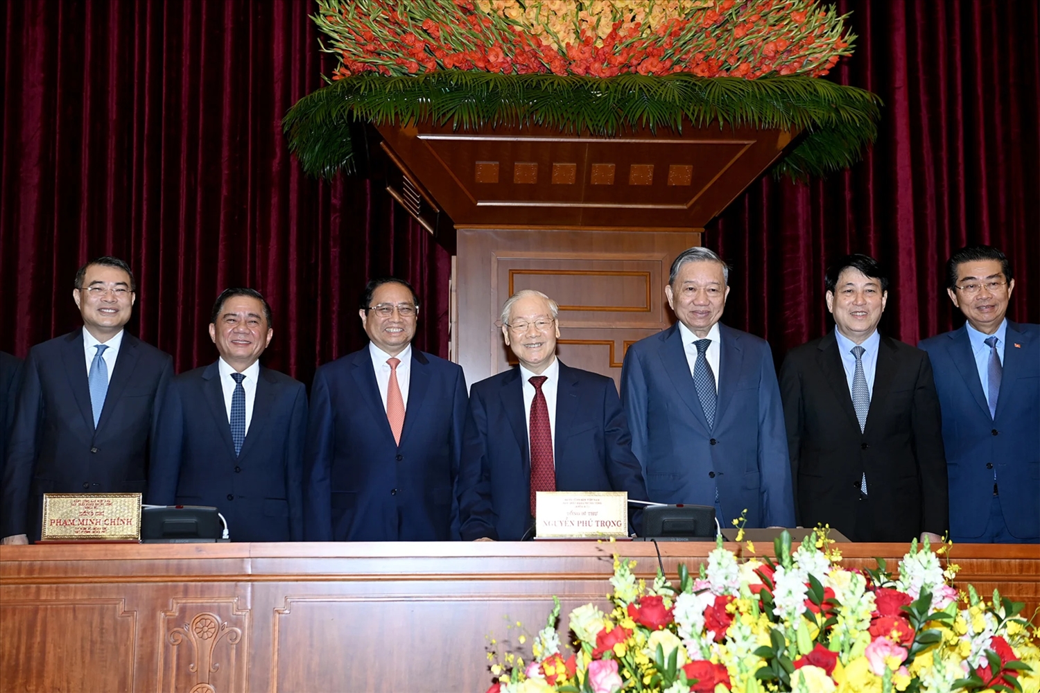 Tổng Bí thư Nguyễn Phú Trọng và các đồng chí lãnh đạo Đảng, Nhà nước dự phiên bế mạc Hội nghị.
