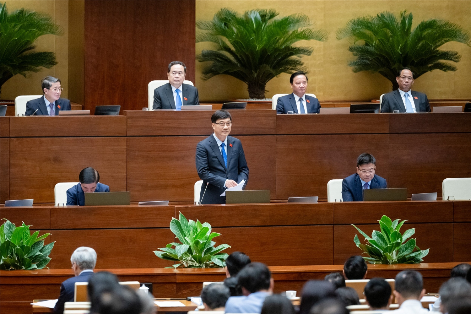 Chủ nhiệm Ủy ban Kinh tế của Quốc hội Vũ Hồng Thanh phát biểu tại phiên thảo luận