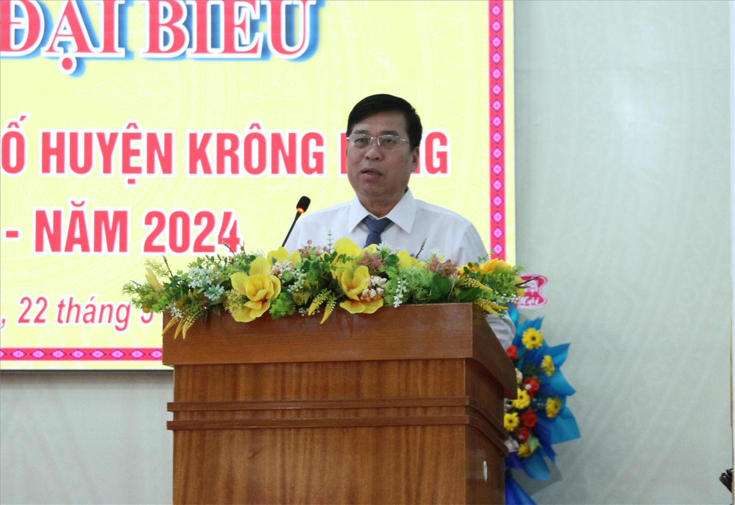 Trưởng Ban Dân tộc tỉnh Đắk Lắk Nguyễn Kính phát biểu chị đạo đại hội