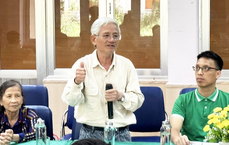 Phó Giáo sư, Tiến sĩ Nguyễn Văn Tập - Nguyên Trưởng khoa Tài nguyên dược liệu chia sẻ nghiệm bảo tồn cây thuốc.