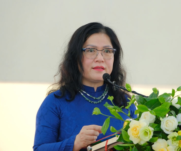 Thứ trưởng Bộ Giáo dục và Đào tạo Nguyễn Thị Kim Chi phát biểu chỉ đạo tại buổi Lễ