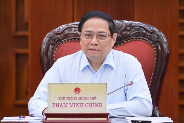Thủ tướng Phạm Minh Chính chủ trì cuộc họp về việc triển khai dự án đường dây 500 kV mạch 3 Quảng Trạch-Phố Nối, các phương án bảo đảm cung ứng điện trong thời kỳ cao điểm năm 2024, 2025 và các năm tiếp theo - Ảnh: VGP/Nhật Bắc
