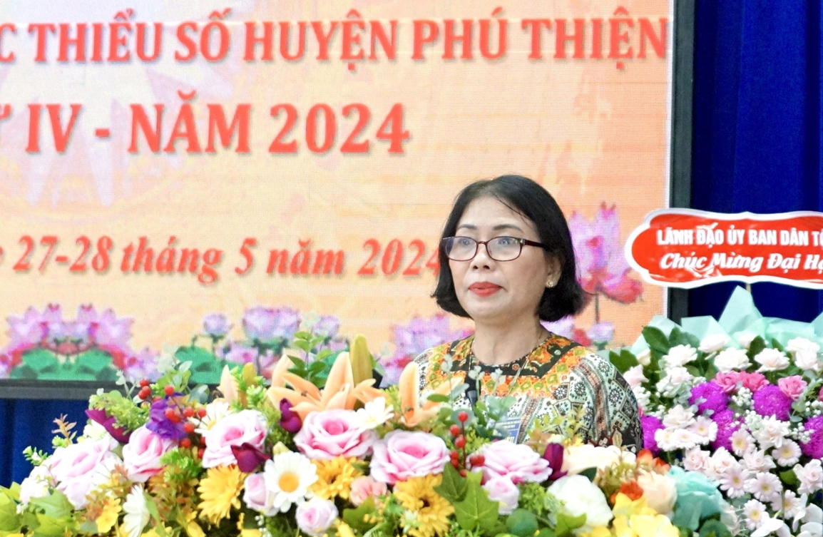 Phó Vụ trưởng Vụ Công tác Dân tộc Địa phương (UBDT) Phạm Thị Phước An phát biểu tại Đại hội
