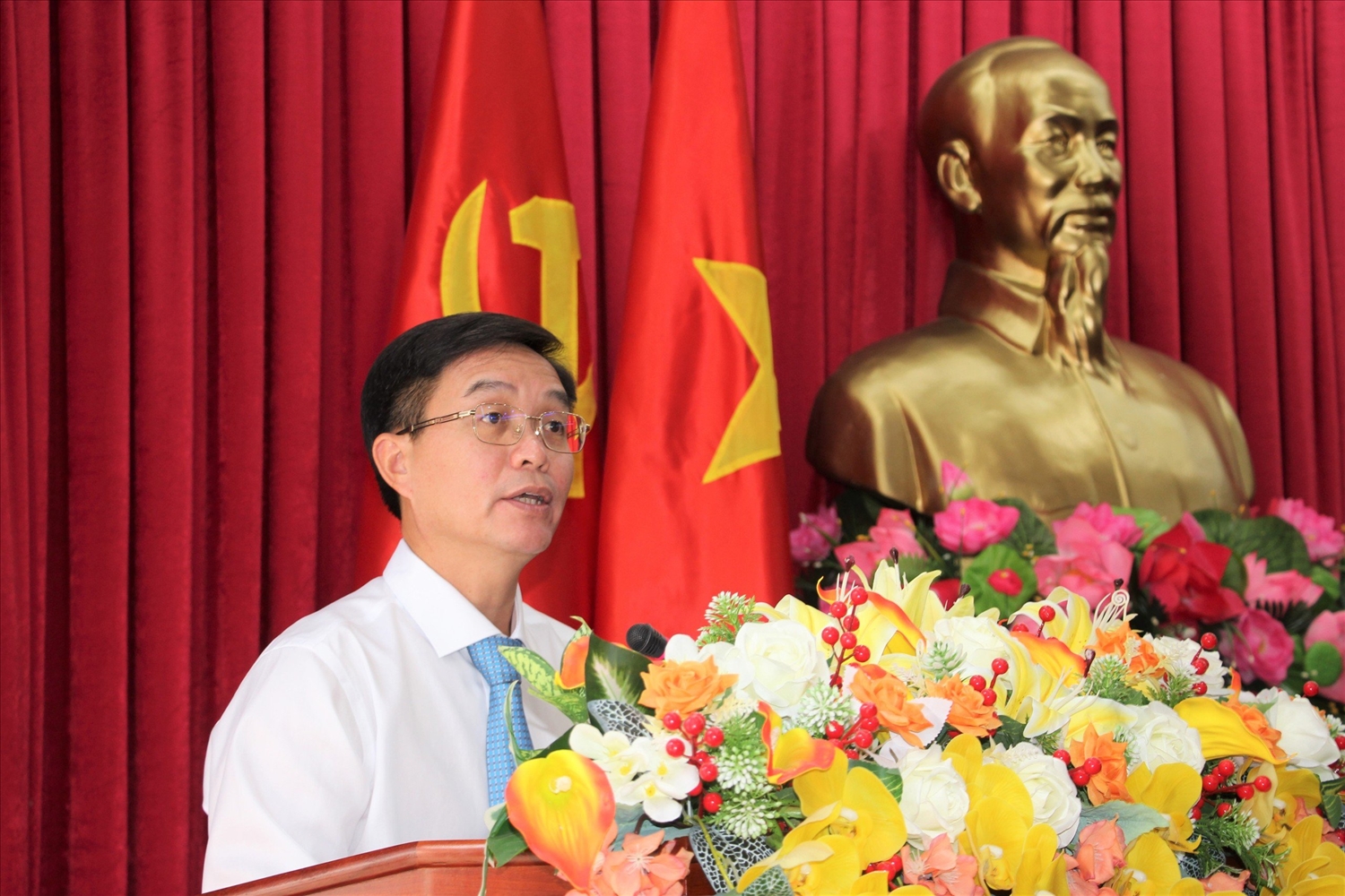 Ủy viên Trung ương Đảng, Bí thư Tỉnh ủy Đắk Lắk Nguyễn Đình Trung phát biểu tại Hội nghị