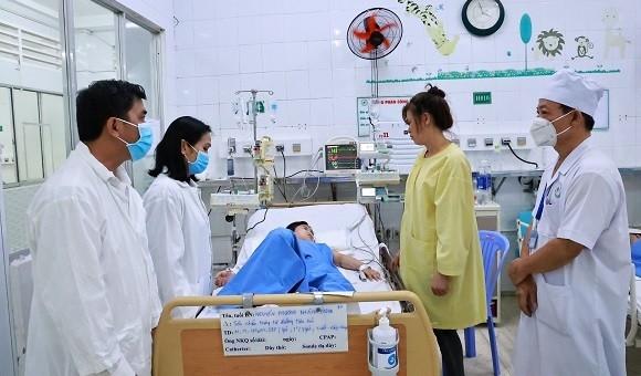 Bệnh nhân nhập viện điều trị nghi do ngộ độc thực phẩm sau khi ăn bánh mì cô Băng tại tỉnh Đồng Nai hồi đầu tháng 5