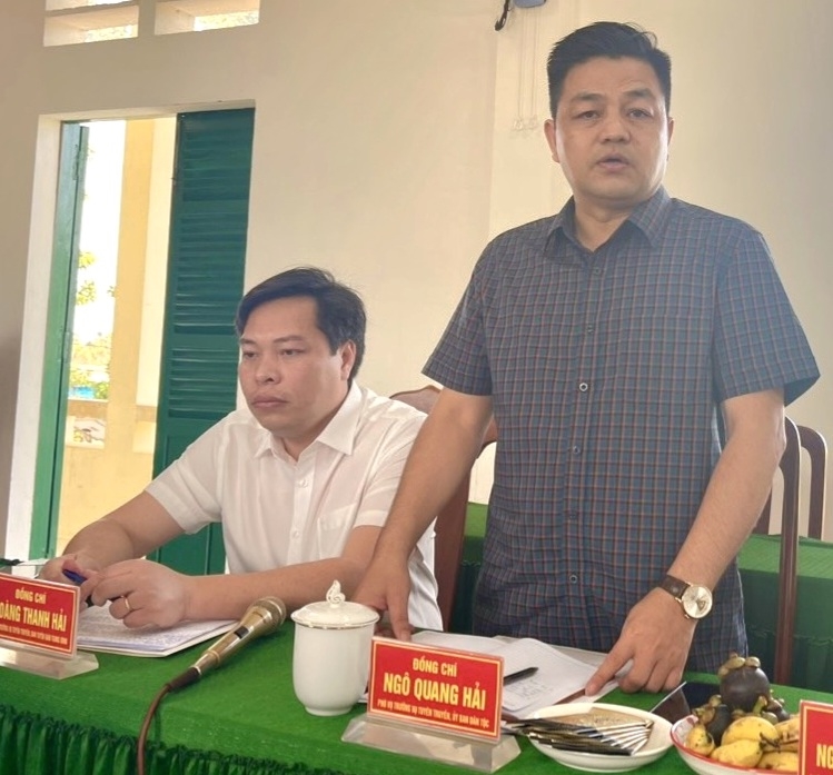 Ông Ngô Quang Hải, Phó Vụ trưởng Vụ Tuyên truyền, UBDT phát biểu tại buổi làm việc