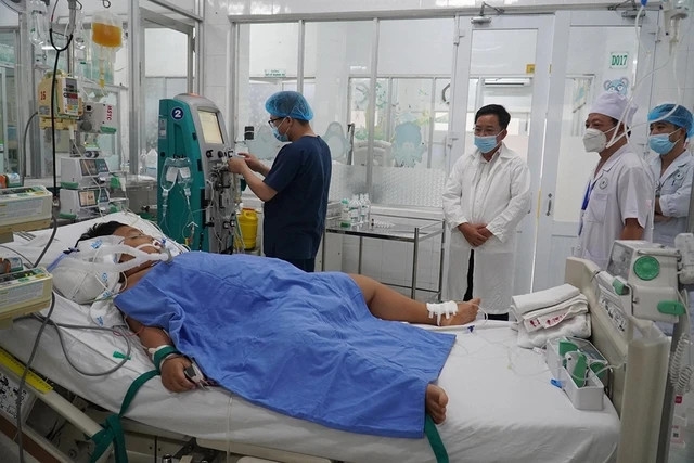 Một ca ngộ độc nặng sau ăn bánh mì đang điều trị tại Bệnh viện Nhi đồng Đồng Nai