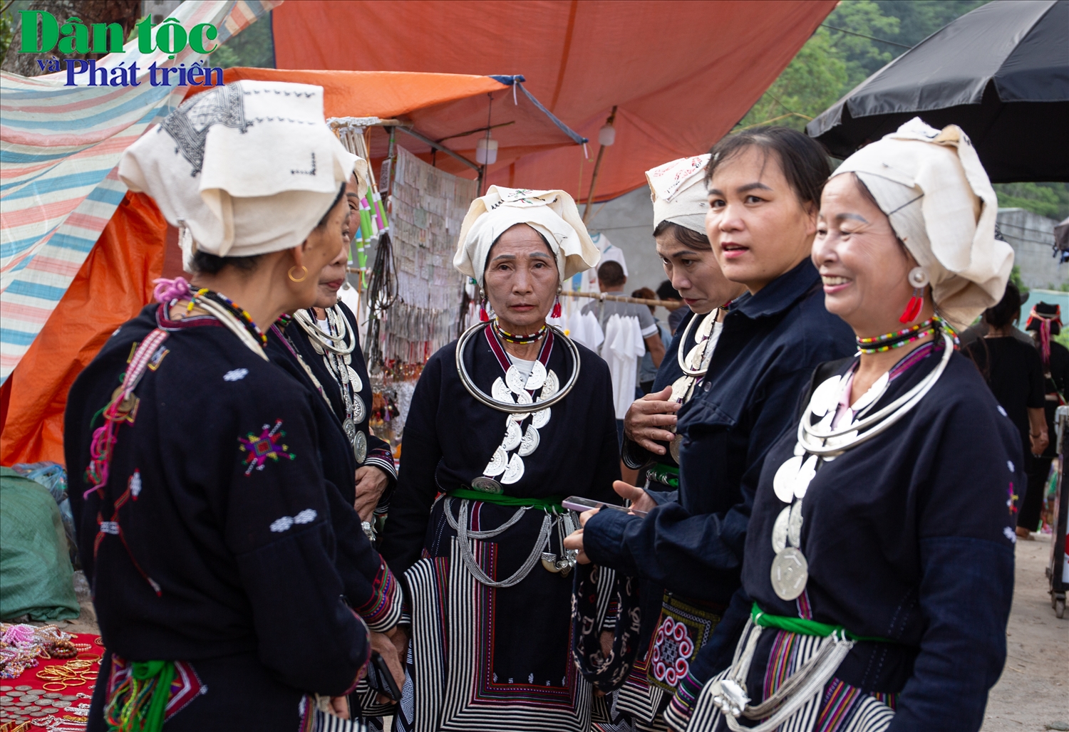 Trang phục truyền thống của cộng đồng các dân tộc tại huyện Mèo Vạc như điểm nhấn của Lễ hội.