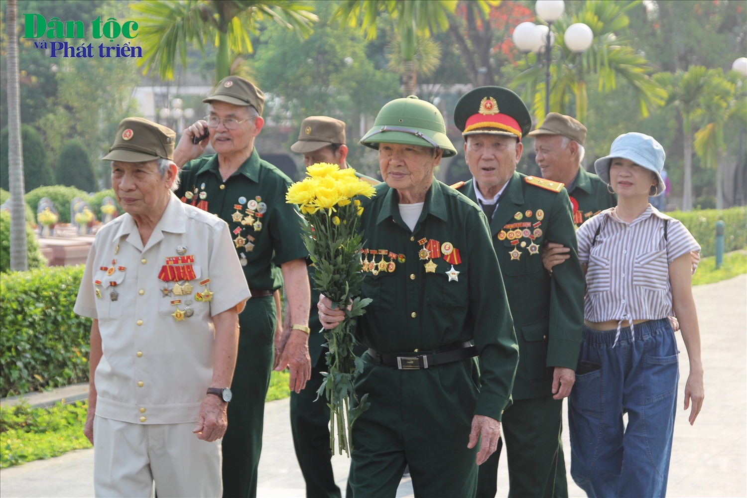Các chiến sĩ Điện Biên năm xưa nay đều đã ngoài 90, một số người đã hơn trăm tuổi. 