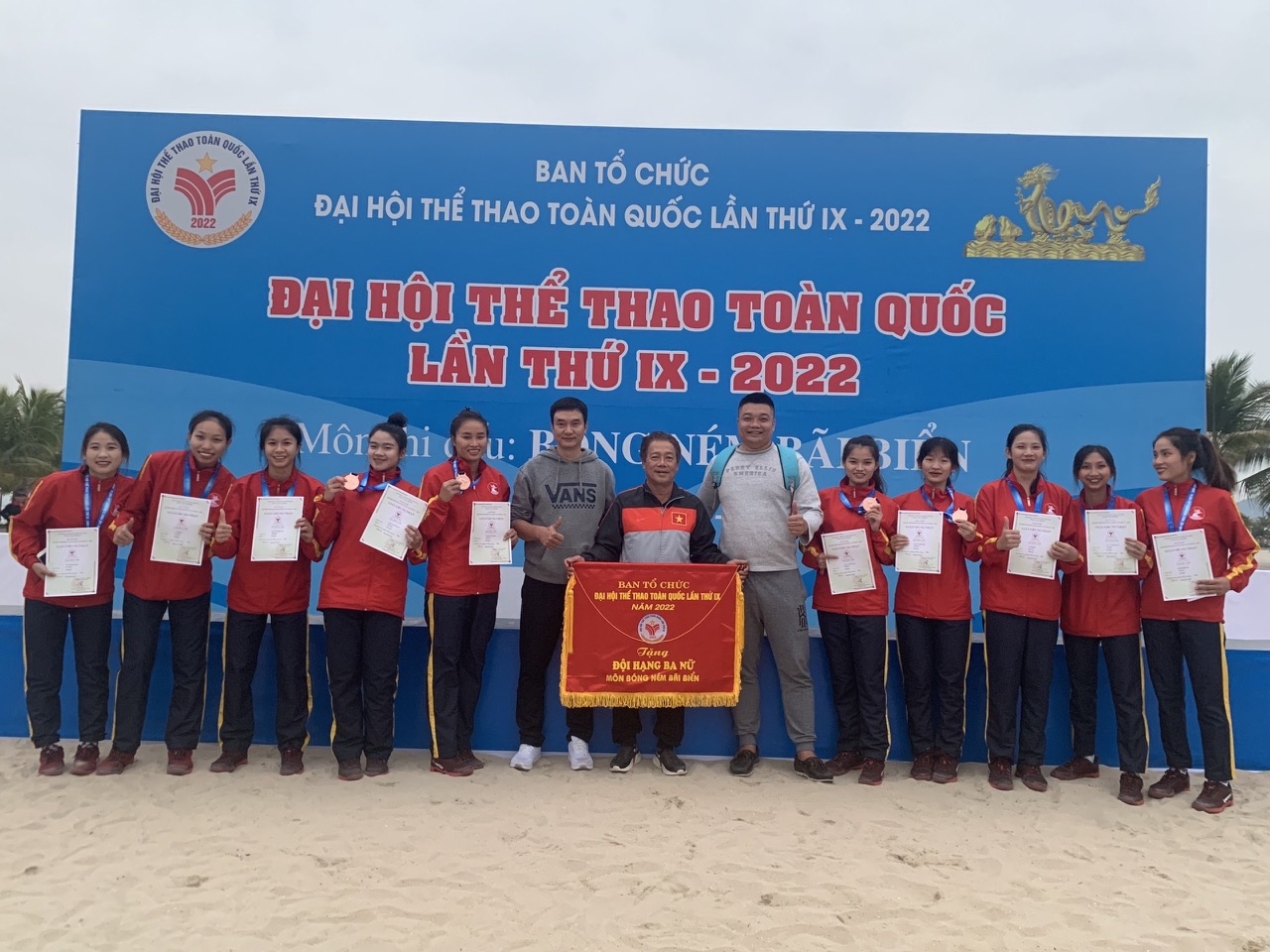 Đội Bóng ném nữ Bình Định dành nhiều thành tích cao trong thi đấu