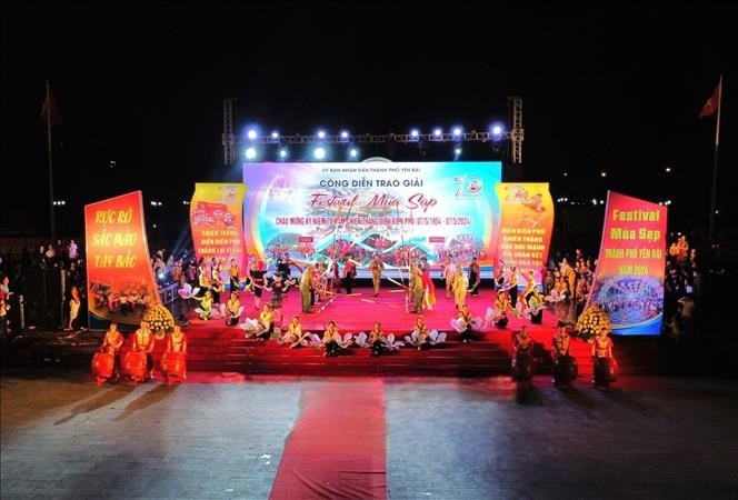 Festival múa sạp “Rực rỡ sắc màu Tây Bắc” năm 2024 có sự tham gia của hơn 3.000 diễn viên quần chúng ở thành phố Yên Bái.