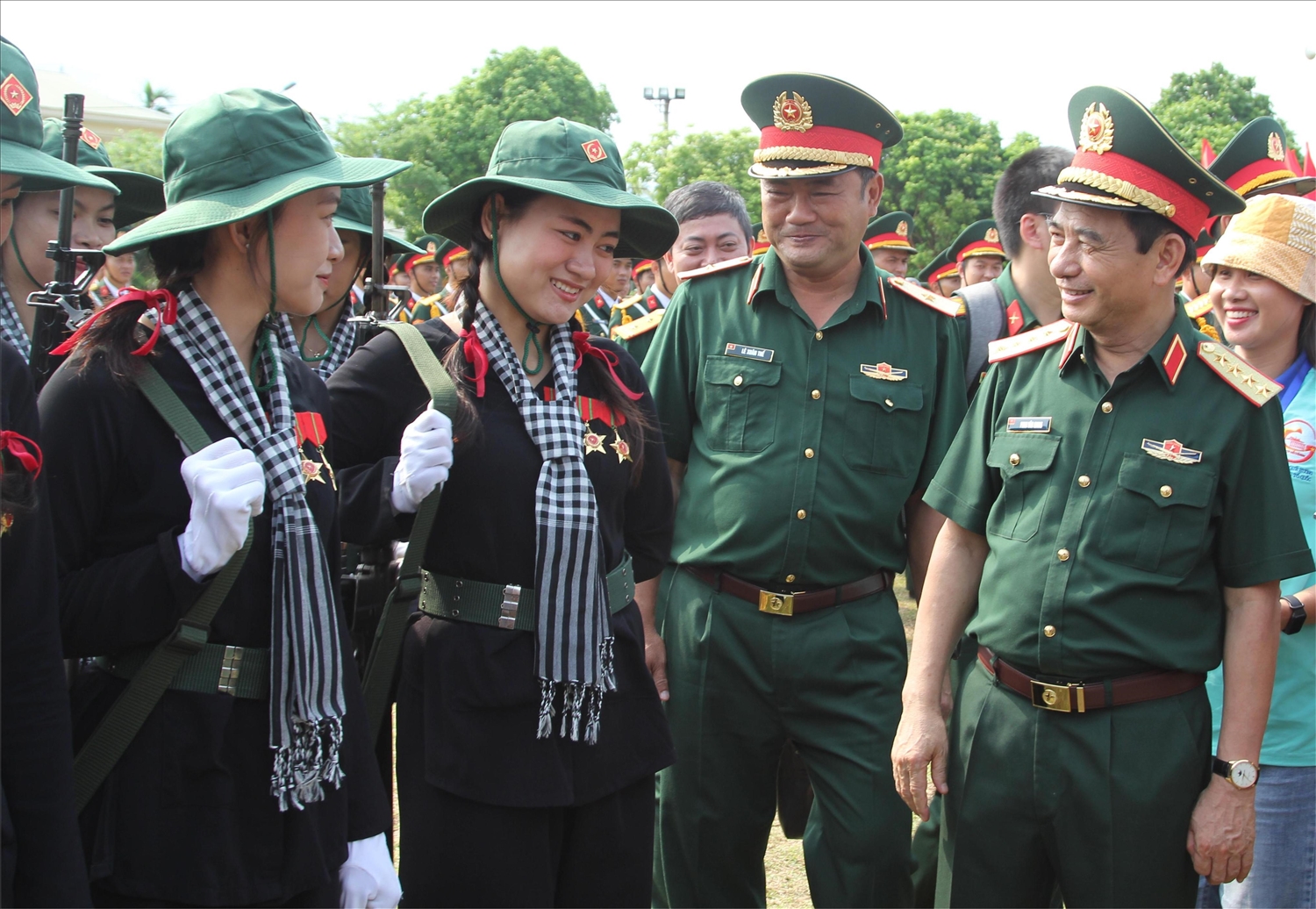 Đại tướng Phan Văn Giang đến động viên các lực lượng tham gia diễu binh, diễu hành tại lễ kỷ niệm 70 năm chiến thắng Điện Biên Phủ 