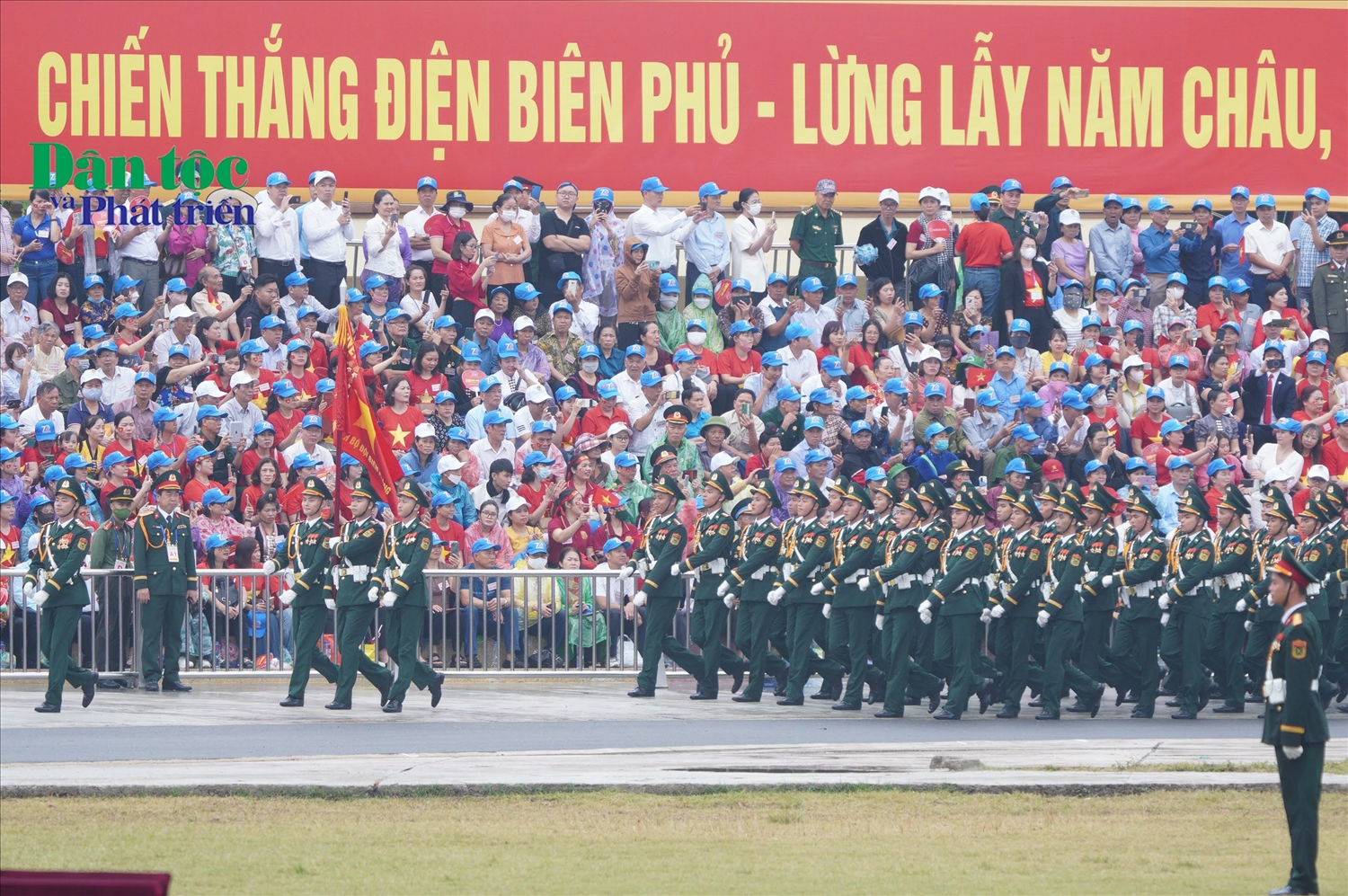 (TIN PV) Diễu binh, diễu hành kỷ niệm 70 năm Chiến thắng Điện Biên Phủ 8