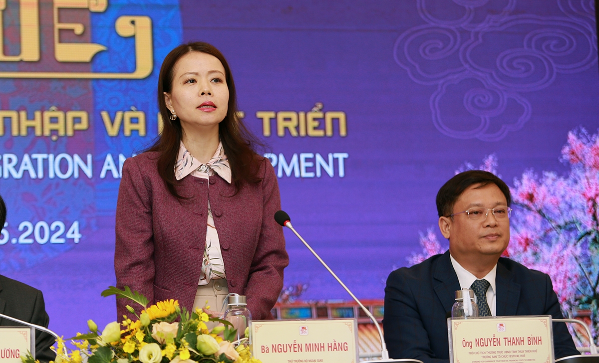 Thứ trưởng Bộ Ngoại giao Nguyễn Minh Hằng chia sẻ tại sự kiện