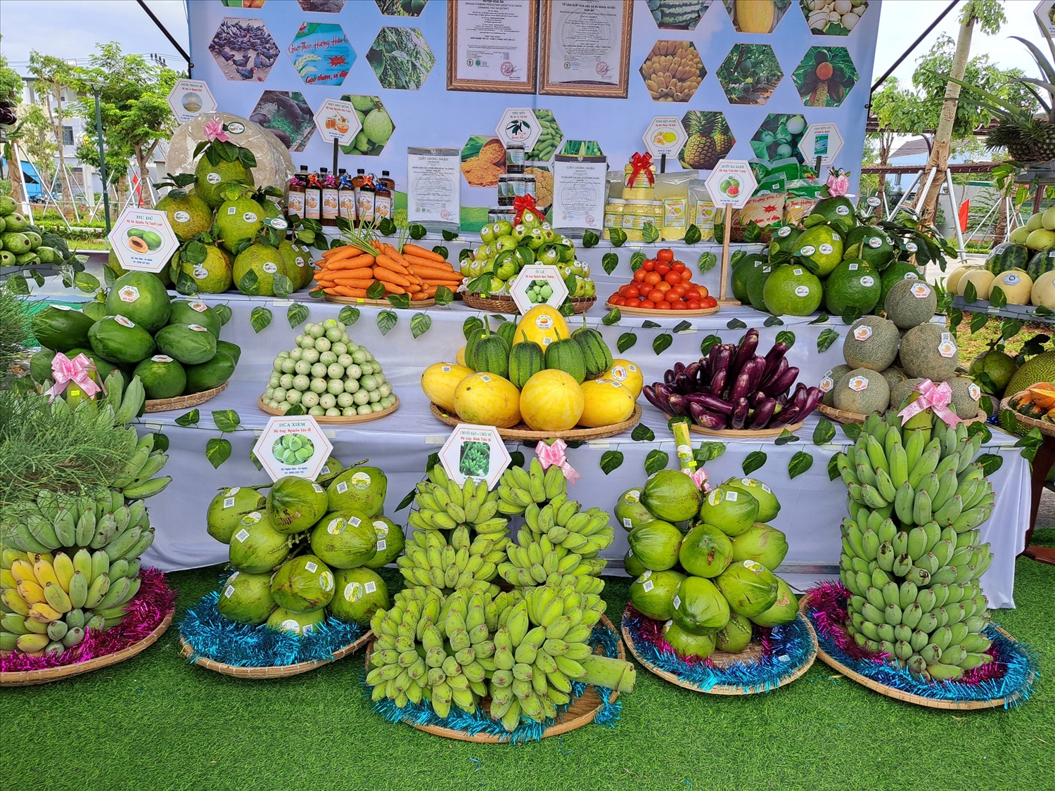 Hội chợ nông sản là một trong những cơ hội quảng bá hình ảnh trái cây Hoài Ân đến với người tiêu dùng trong và ngoài nước