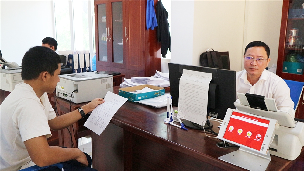 Công tác thực hiện thủ tục hành chính tại Trung tâm Phục vụ hành chính công tỉnh Đắk Lắk. (Ảnh: UBND tỉnh Đắk Lắk)