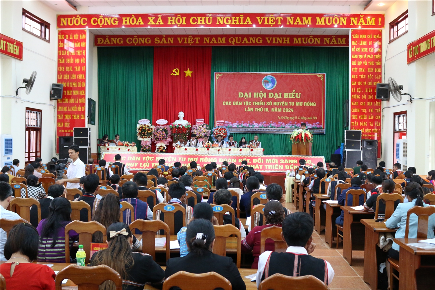 Quang cảnh Đại hội Đại biểu các DTTS huyện Tu Mơ Rông lần thứ IV