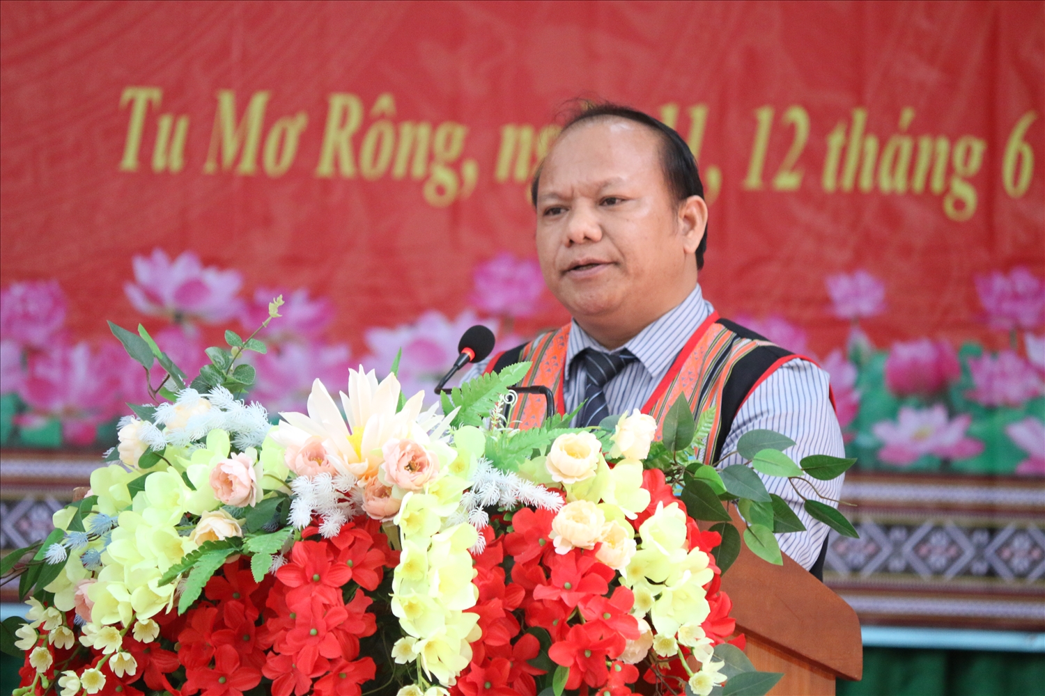 Ông Ka Ba Thành – Bí thư Huyện ủy Tu Mơ Rông phát biểu tại Đại hội Đại biểu các DTTS huyện lần thứ IV