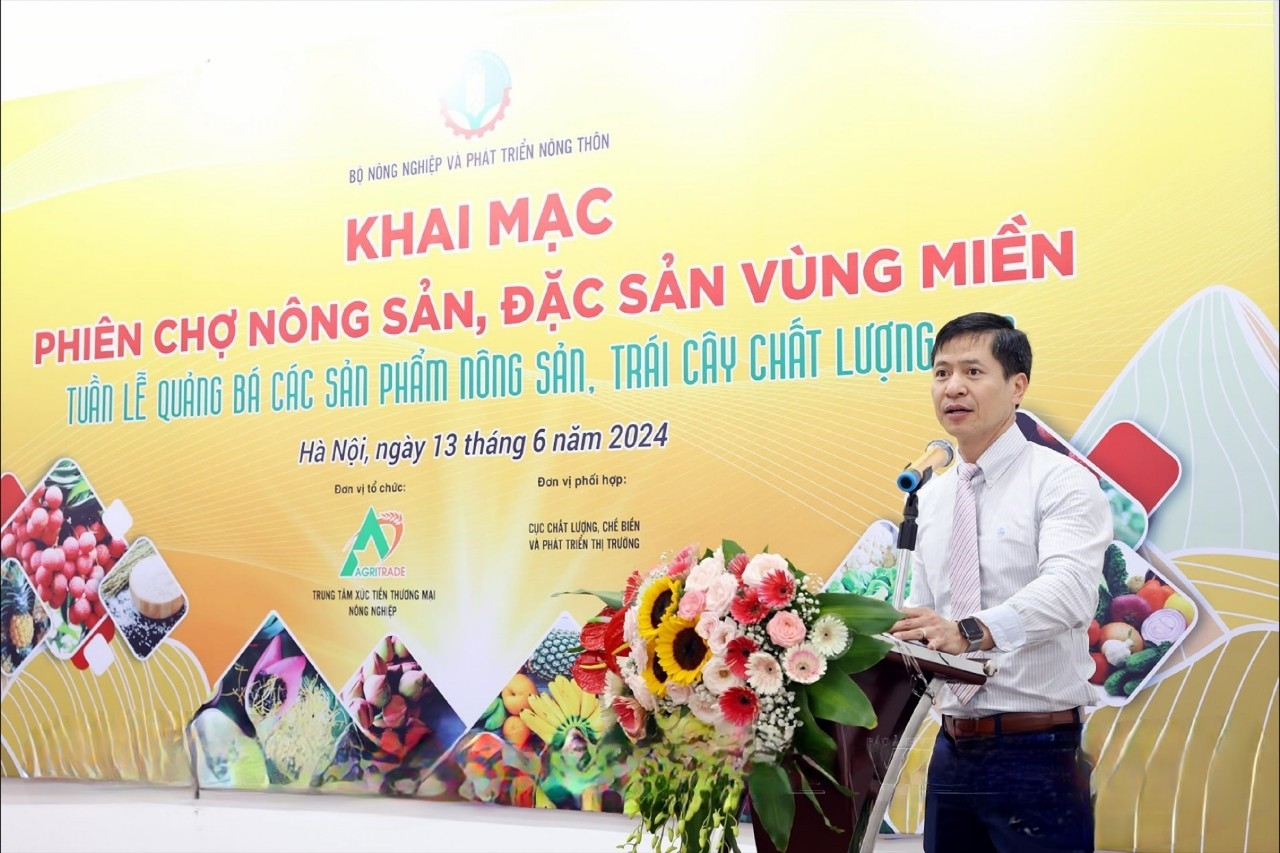 Ông Nguyễn Minh Tiến, Giám đốc Trung tâm Xúc tiến thương mại Nông nghiệp phát biểu tại Lễ khai mạc