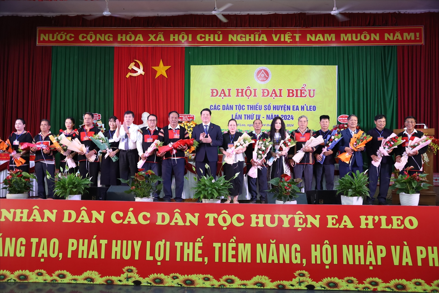 Đoàn đại biểu đi dự Đại hội Đại biểu các DTTS tỉnh Đắk Lắk lần thứ IV, năm 2024