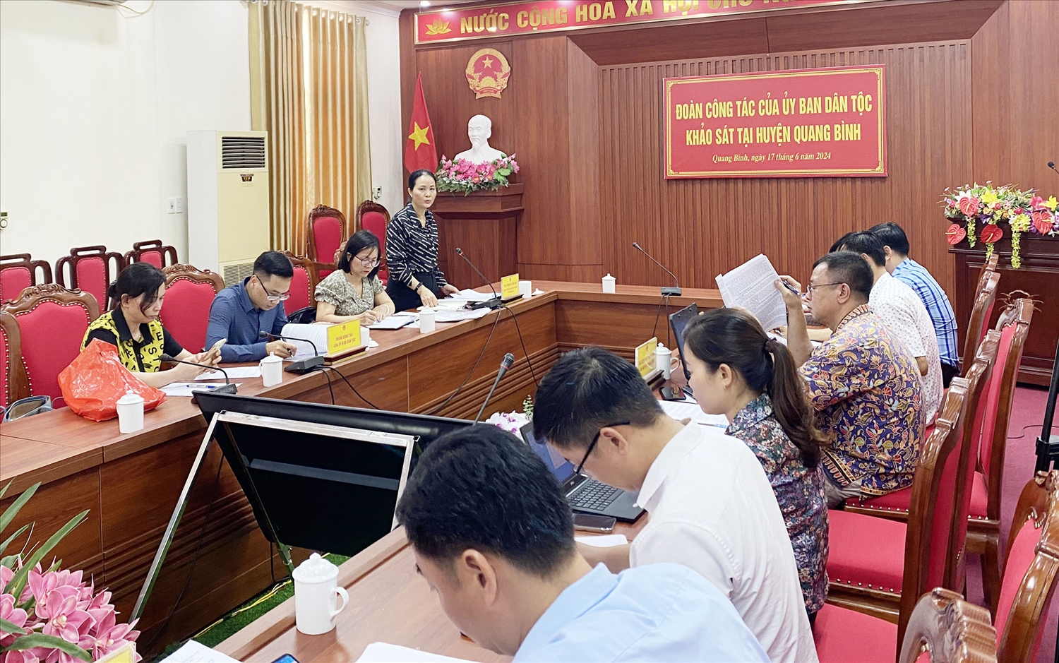 Phó Vụ trưởng Vụ Dân tộc thiểu số Phạm Thị Thúy Hà phát biểu tại buổi làm việc
