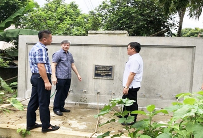 Ban Dân tộc tỉnh Thanh Hóa đi kiểm tra công trình nước sạch thuộc dự án Chương trình MTQG