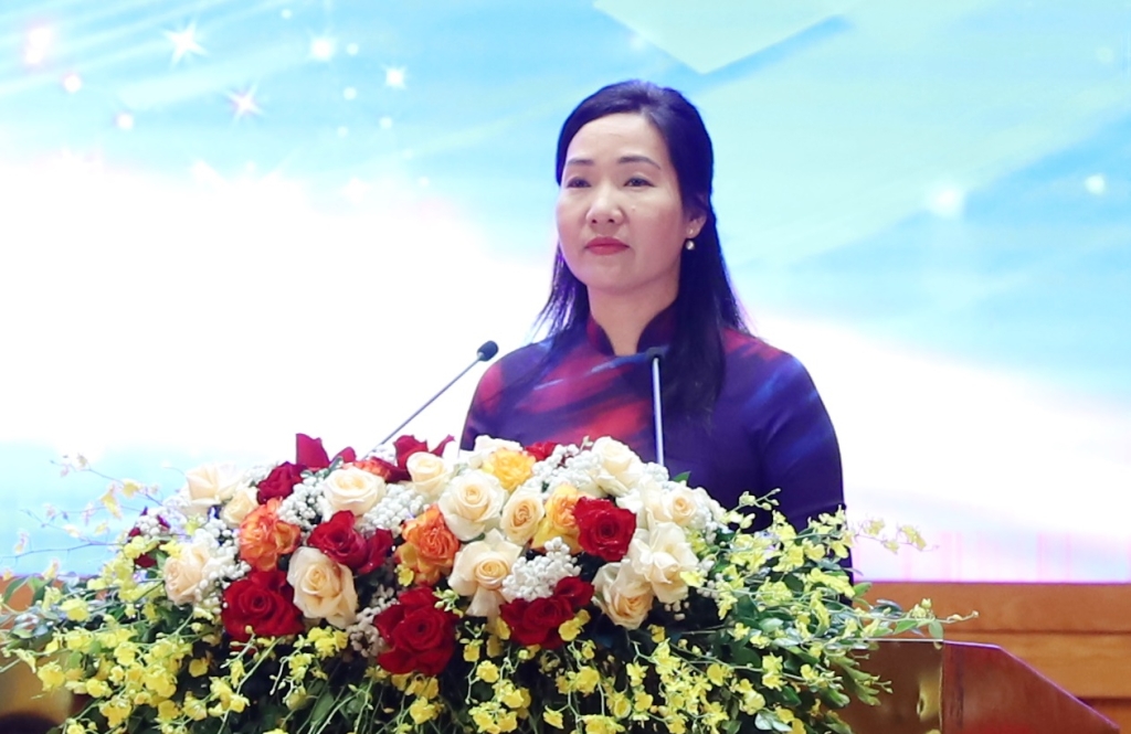 Phó Chủ tịch UBND tỉnh Quảng Ninh Nguyễn Thị Hạnh phát biểu tại buổi lễ