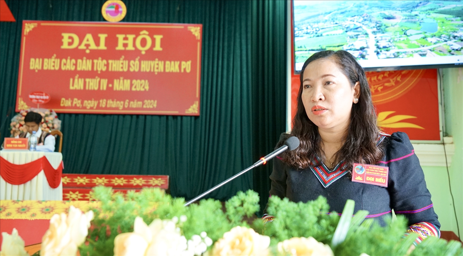 Bà Lê Thị Thanh Mai, Bí thư Huyện ủy Đak Pơ phát biểu tại Đại hội