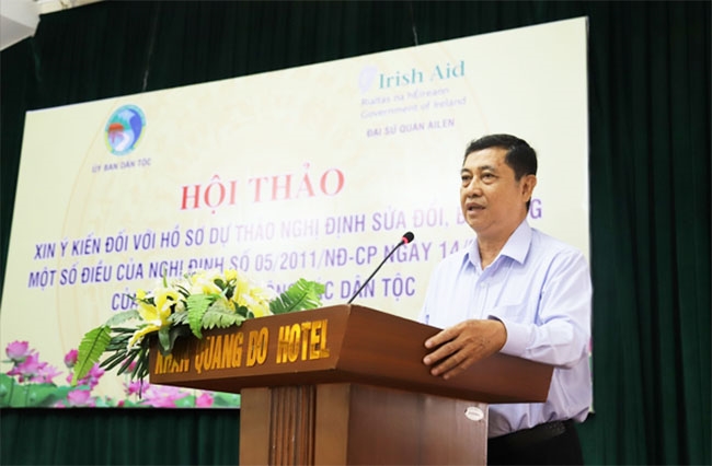 Ông Sơn Phước Hoan - Nguyên Thứ trưởng, Phó Chủ nhiệm Ủy ban Dân tộc phát biểu tại Hội thảo