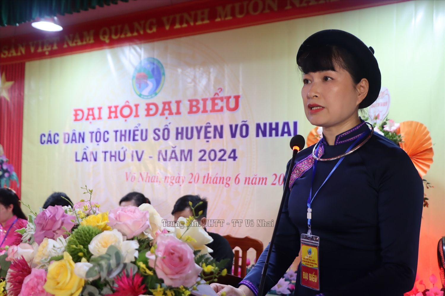 Bà Hà Thị Bích Hồng, Tỉnh ủy viên, Bí thư Huyện ủy, Chủ tịch HĐND huyện Võ Nhai phát biểu tại Đại hội.