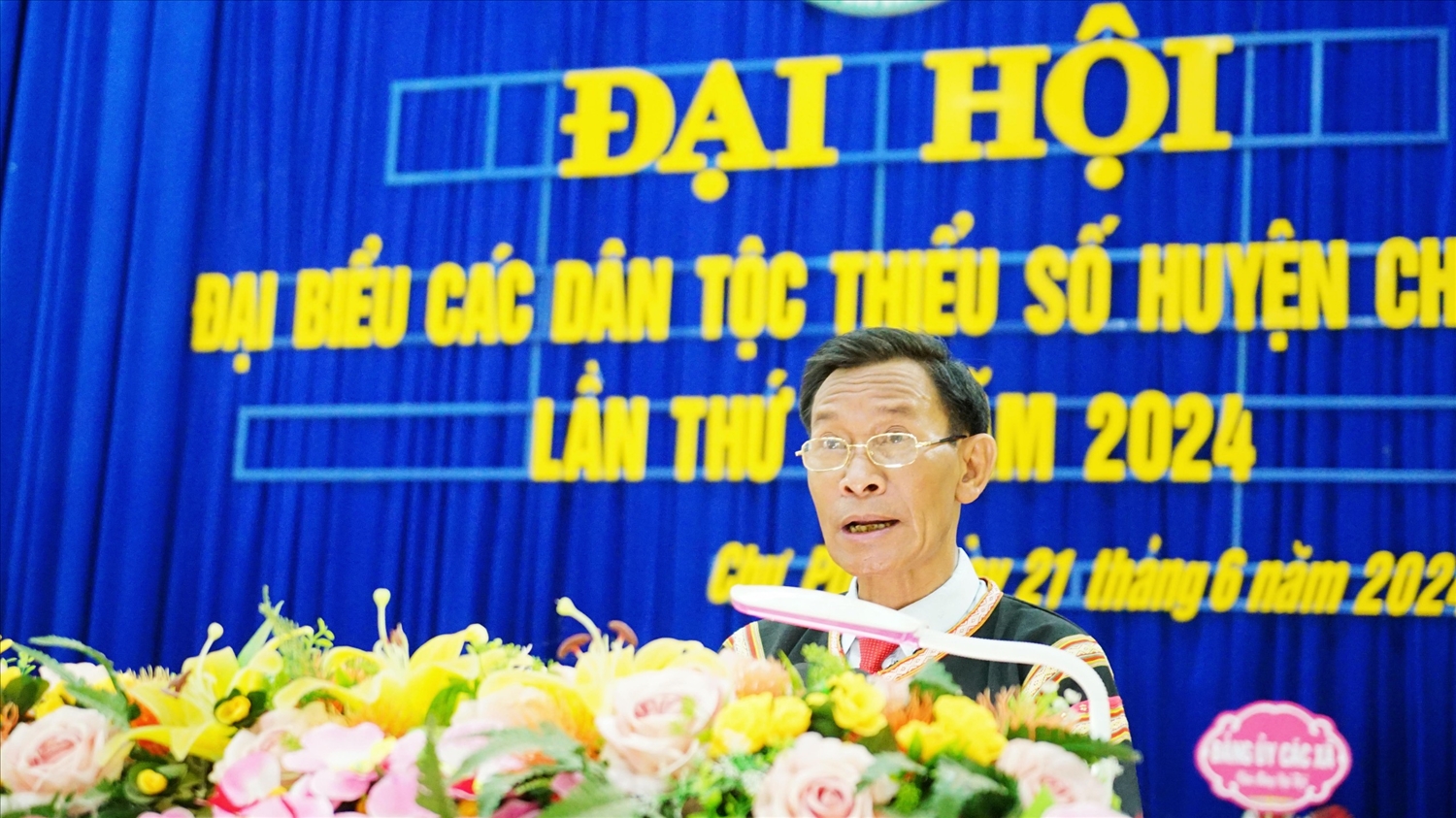 Trưởng Ban Dân tộc, Phó Ban Chỉ đạo Đại hội Đại biểu các DTTS tỉnh Gia Lai Kpă Đô phát biểu chỉ đạo Đại hội