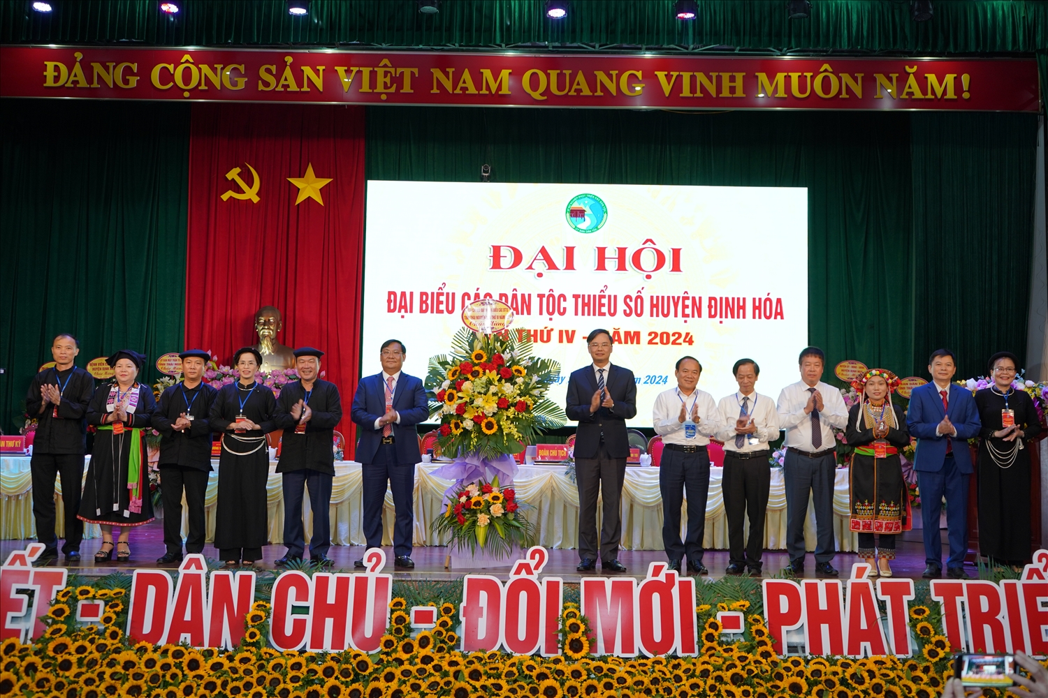 Đại hội là dịp đánh giá, ghi nhận những kết quả đạt được trong lĩnh vực công tác dân tộc, chính sách dân tộc trên địa bàn huyện Định Hóa giai đoạn 2019 -2024. 